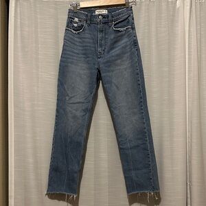 Abercrombie & Fitch Ultra High Rise Ankle Straight Jean